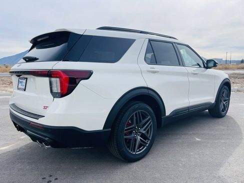 New 2026 Ford Explorer ST w/ Sun And Sound Package image 7