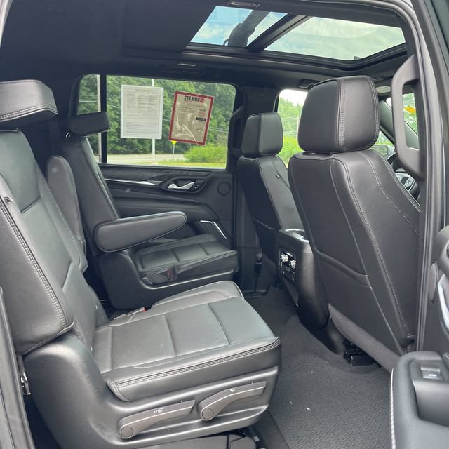Used 2022 GMC Yukon XL Denali AWD/4WD image 2