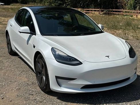 Used 2021 Tesla Model 3 Standard Range Plus RWD image 2