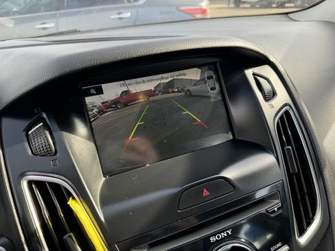 Used 2015 Ford Focus Titanium image 20