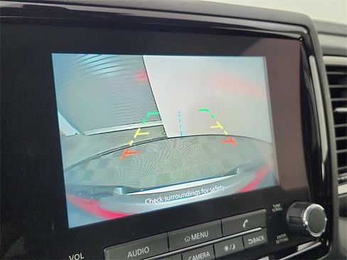 Used 2024 Nissan Frontier SV image 21