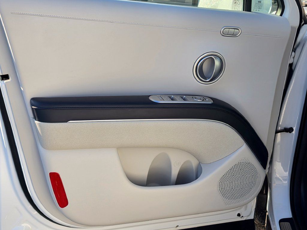 Used 2026 Hyundai Palisade Calligraphy FWD image 13