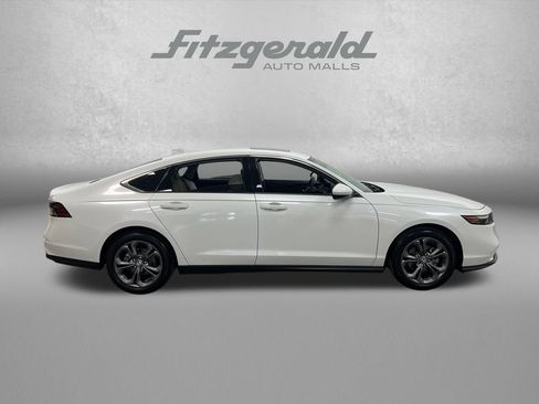 Used 2023 Honda Accord EX image 8
