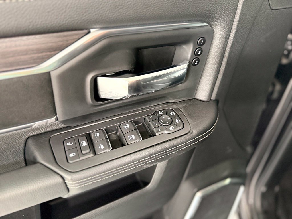 New 2026 RAM 2500 Laramie AWD/4WD image 12