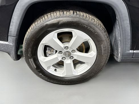 Used 2018 Jeep Compass Latitude w/ Popular Equipment Group image 38