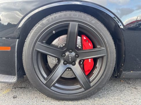 Used 2018 Dodge Challenger SRT Hellcat image 2