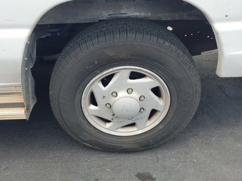 Used 2002 Ford E-350 and Econoline 350 XL image 5