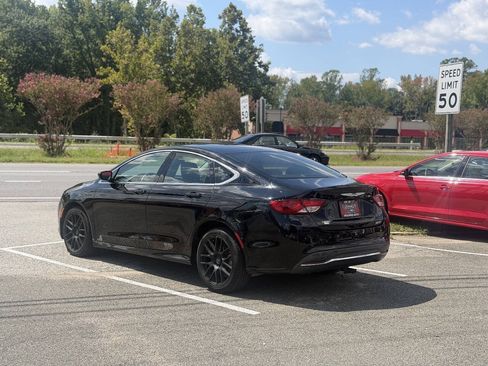 Used 2015 Chrysler 200 Limited FWD image 5