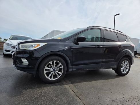 Used 2017 Ford Escape SE w/ Equipment Group 201A FWD image 1