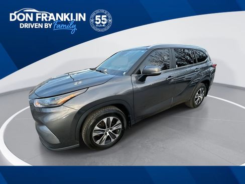 Used 2023 Toyota Highlander XLE image 1