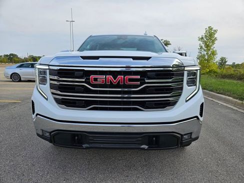 Used 2022 GMC Sierra 1500 SLT w/ X31 Off-Road Package image 2