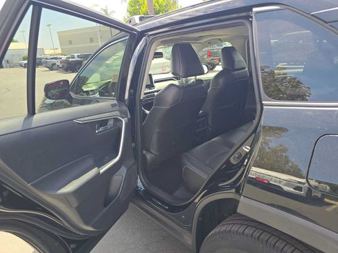 Used 2023 Toyota RAV4 XLE Premium FWD image 15