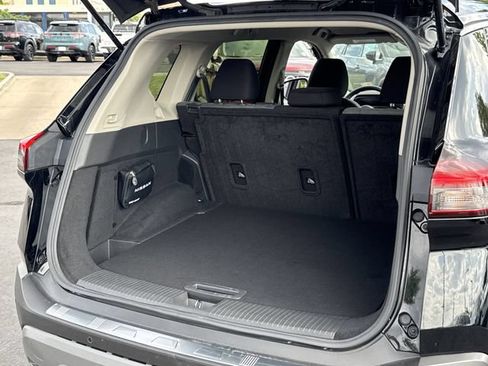 Used 2023 Nissan Rogue SV AWD/4WD image 21