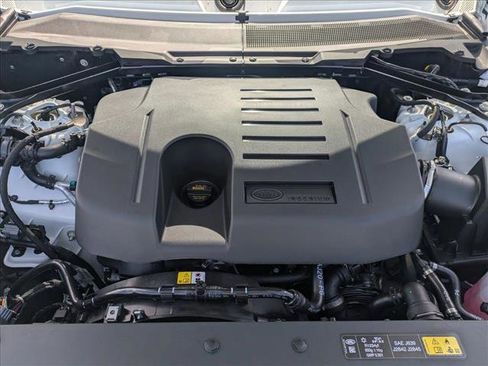 New 2026 Land Rover Defender 110 X-Dynamic SE AWD/4WD image 18