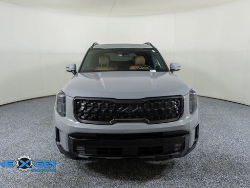 Used 2025 Kia Telluride SX X-Line AWD/4WD image 2