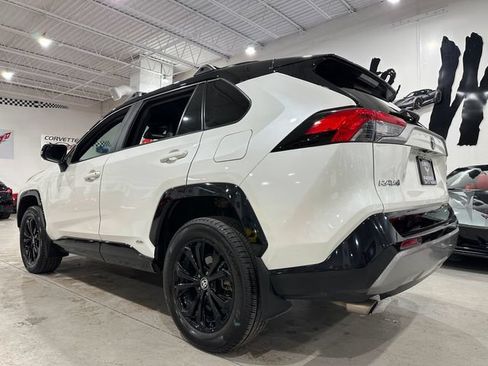 Used 2022 Toyota RAV4 XSE AWD/4WD image 4