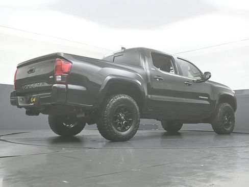 Used 2022 Toyota Tacoma SR5 w/ Technology Package RWD image 45