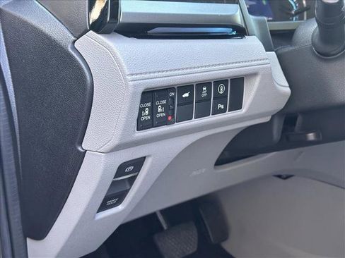 Used 2023 Honda Odyssey Touring image 18