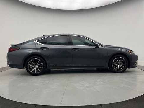 Used 2022 Lexus ES 300h w/ Premium Package image 38