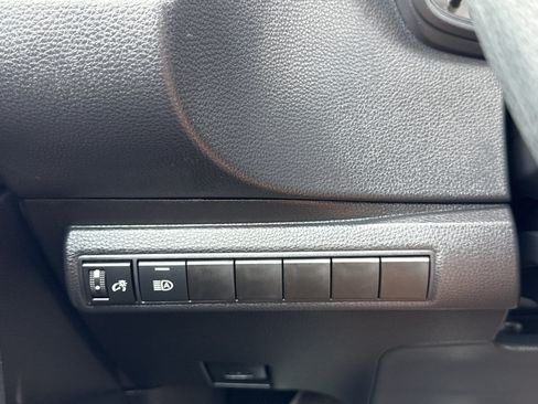 Used 2025 Toyota Corolla LE FWD image 17