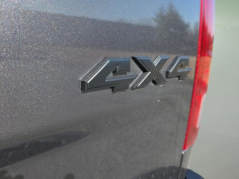 Used 2018 RAM 1500 Sport image 8