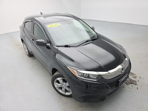 Used 2019 Honda HR-V LX image 2