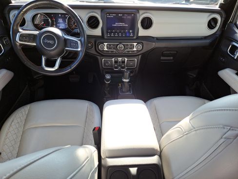 Used 2022 Jeep Gladiator Overland image 7