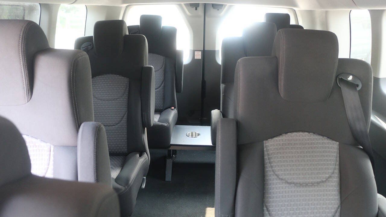 Used 2023 Ford Transit 350 XLT RWD image 18