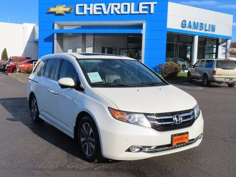 Used 2014 Honda Odyssey Touring image 1