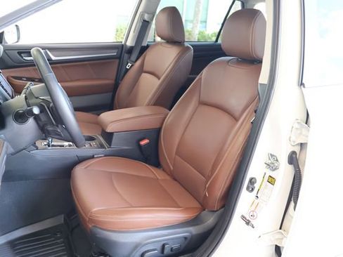Used 2018 Subaru Outback 3.6R Touring AWD/4WD image 15