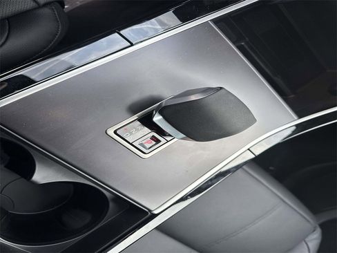 New 2026 Land Rover Range Rover Velar Dynamic SE image 25