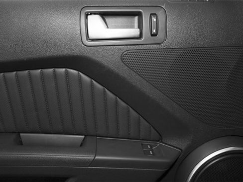 Used 2014 Ford Mustang Shelby GT500 w/ Equipment Group 821A image 21