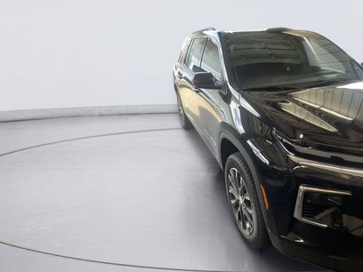 Used 2026 Chevrolet Traverse LT w/ Sun and Wheel Package