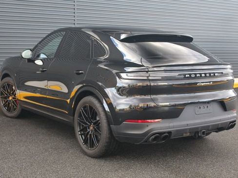 New 2026 Porsche Cayenne S image 3