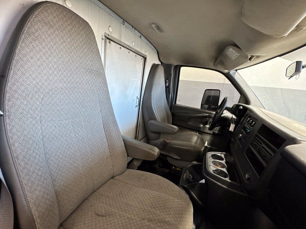 Used 2011 Chevrolet Express 3500 Extended RWD image 15