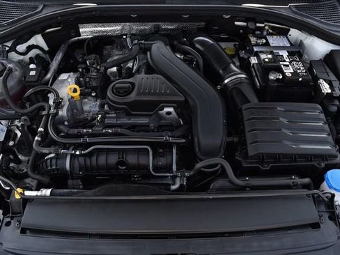 Used 2025 Volkswagen Jetta SE w/ Sunroof Package FWD image 25