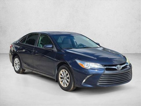 Used 2015 Toyota Camry LE FWD image 3