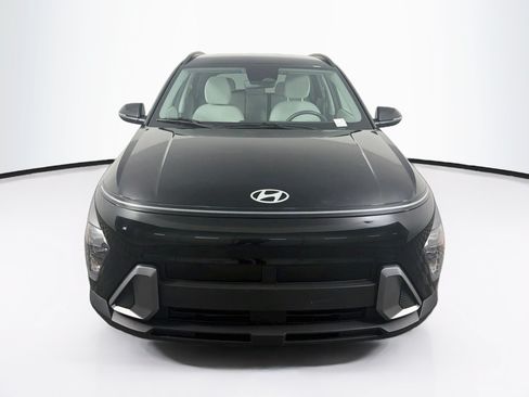 Used 2025 Hyundai Kona SEL FWD image 2