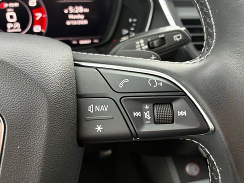 Used 2020 Audi SQ5 Prestige w/ Prestige Package image 25