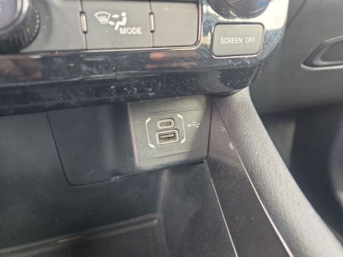 Used 2023 Jeep Compass Latitude image 29