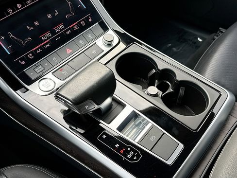 Used 2019 Audi Q8 Premium Plus image 28