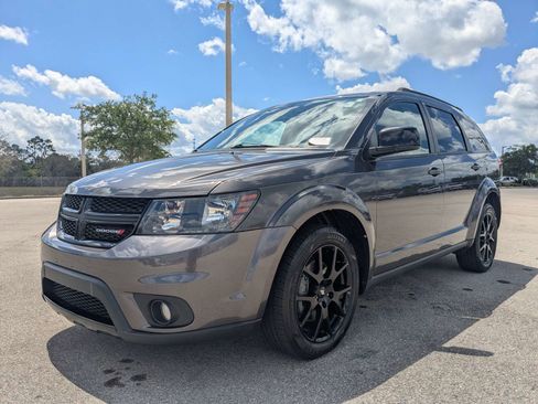 Used 2019 Dodge Journey SE w/ Premium Group FWD image 9