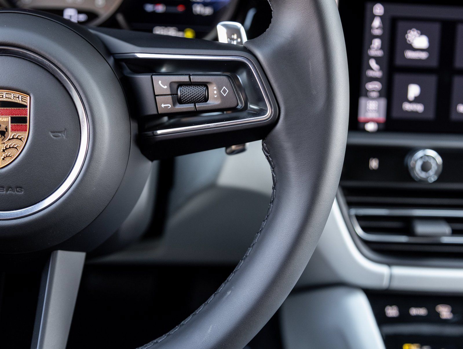 Certified 2026 Porsche Macan S AWD/4WD image 16