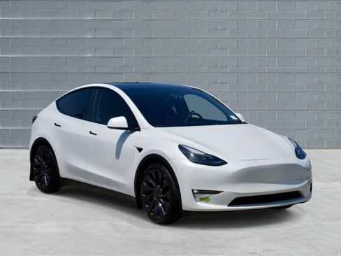 Used 2023 Tesla Model Y Performance AWD/4WD image 1