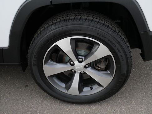 Used 2022 Jeep Cherokee Limited image 15