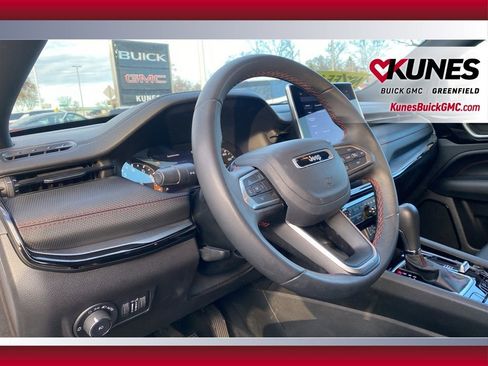 Used 2024 Jeep Compass Trailhawk image 15