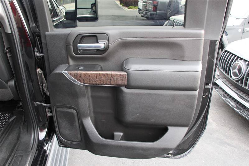 Used 2022 GMC Sierra 2500 Denali w/ Denali Black Diamond Edition AWD/4WD image 16