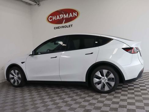 Used 2021 Tesla Model Y Long Range AWD/4WD image 3