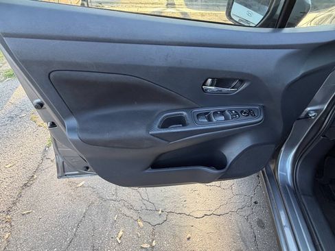 Used 2021 Nissan Versa SV FWD image 14