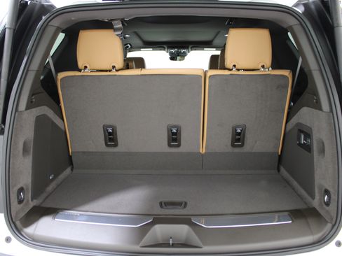 New 2025 Cadillac Escalade Premium Luxury w/ LPO, Radiant Package image 36